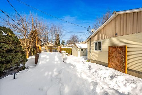 Cour - 412 Boul. St-Joseph, Sainte-Julie, QC - Outdoor