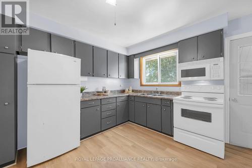 122 Lisgar Street, Brighton, ON - Indoor Photo Showing Kitchen With Double Sink