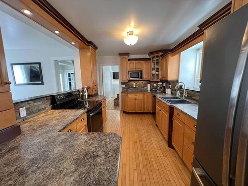 14 Drake Street, Marathon, ON - Indoor Photo Showing Kitchen With Double Sink
