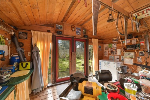 417 Sunset Pl, Mayne Island, BC 