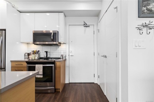 310-1311 Lakepoint Way, Langford, BC 