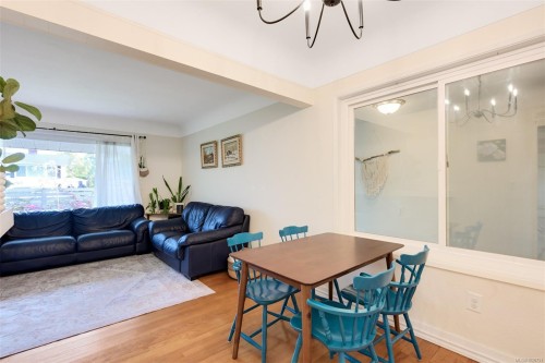 1680 Sheridan Ave, Saanich, BC 