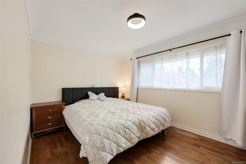 1680 Sheridan Ave, Saanich, BC 