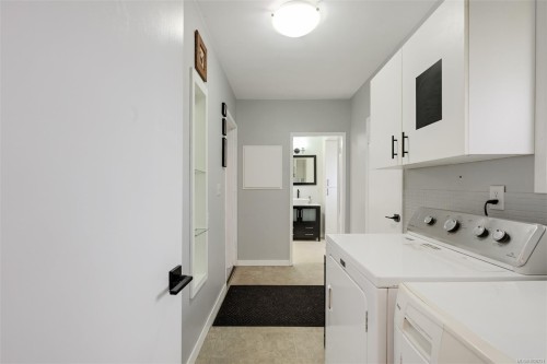 1680 Sheridan Ave, Saanich, BC 