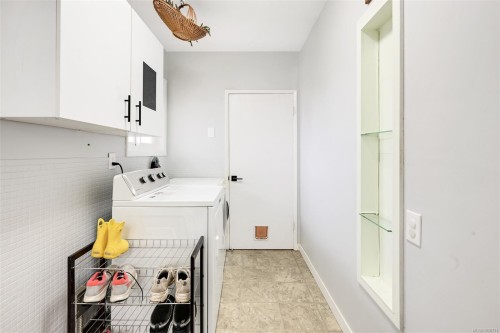 1680 Sheridan Ave, Saanich, BC 