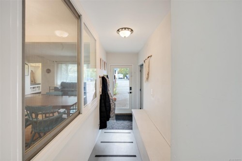 1680 Sheridan Ave, Saanich, BC 