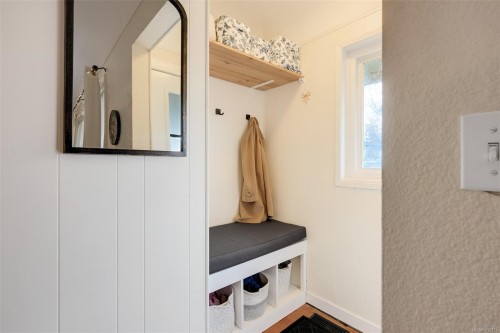 1680 Sheridan Ave, Saanich, BC 