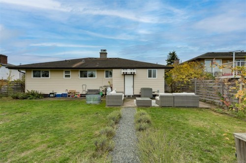 1680 Sheridan Ave, Saanich, BC 