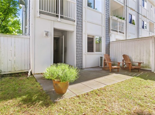 7-1032 Cloverdale Ave, Saanich, BC 