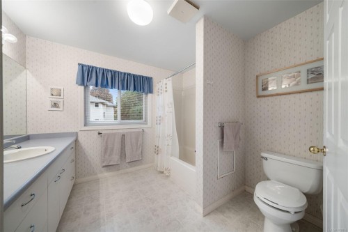 1741 Barrie Rd, Saanich, BC 