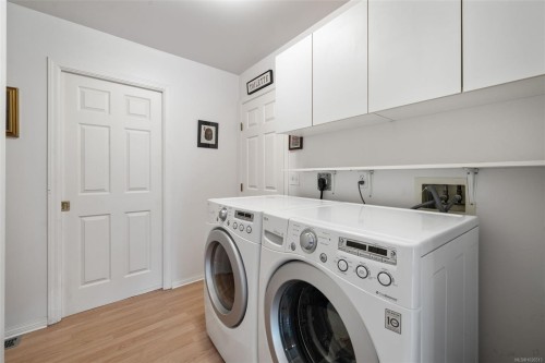 1741 Barrie Rd, Saanich, BC 