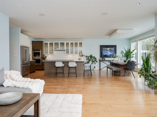 4885 Prospect Lake Rd, Saanich, BC 