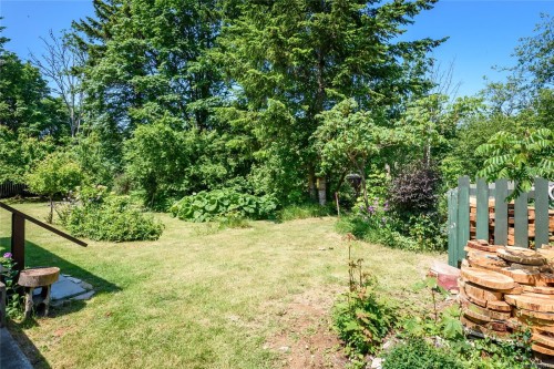 9437 Martin Park Dr, Black Creek, BC 