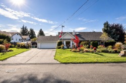 697 Woodburn St  Parksville, BC V9P 2M1