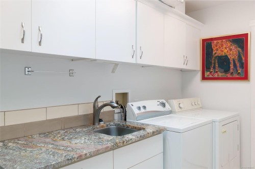 697 Woodburn St, Parksville, BC 