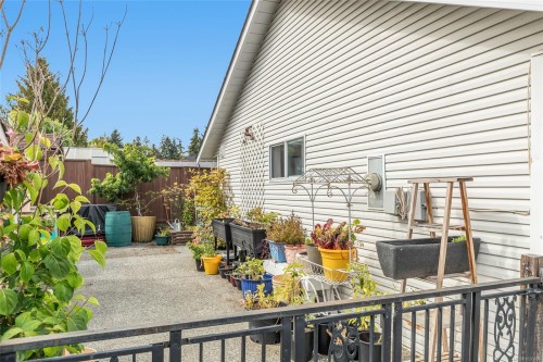 697 Woodburn St, Parksville, BC 