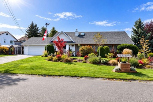 697 Woodburn St, Parksville, BC 