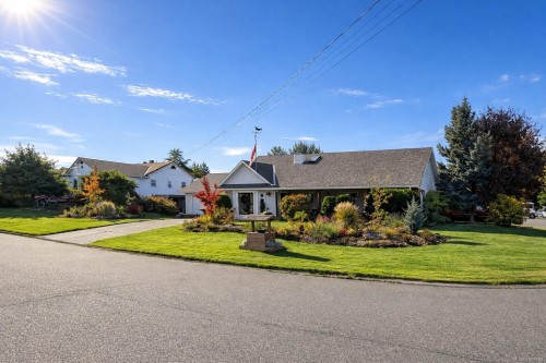 697 Woodburn St, Parksville, BC 