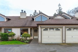 2-10025 Fifth St  Sidney, BC V8L 2X8
