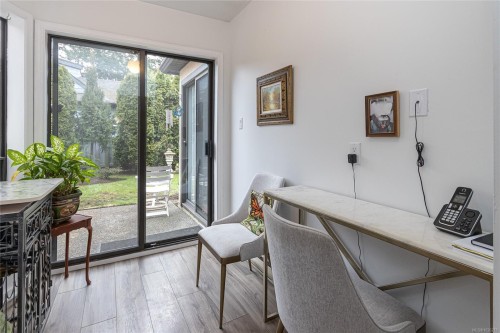 2-10025 Fifth St, Sidney, BC 