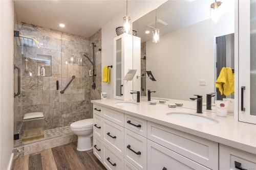 2-10025 Fifth St, Sidney, BC 