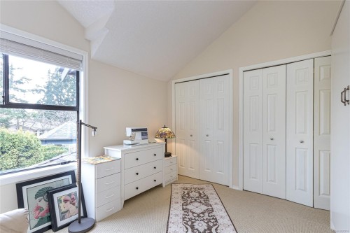 2-10025 Fifth St, Sidney, BC 