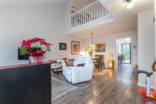 2-10025 Fifth St, Sidney, BC 