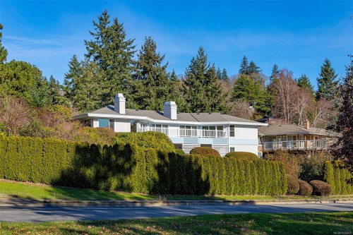 4569 Boulderwood Dr, Saanich, BC 