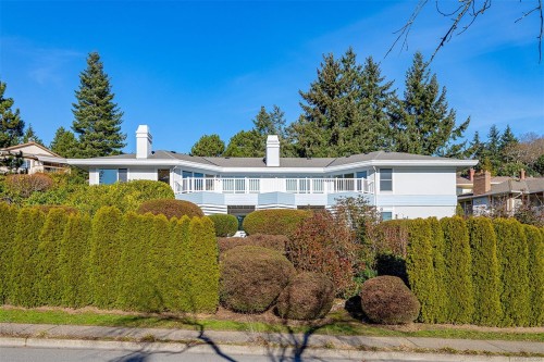 4569 Boulderwood Dr, Saanich, BC 