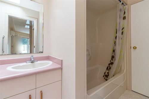 4569 Boulderwood Dr, Saanich, BC 