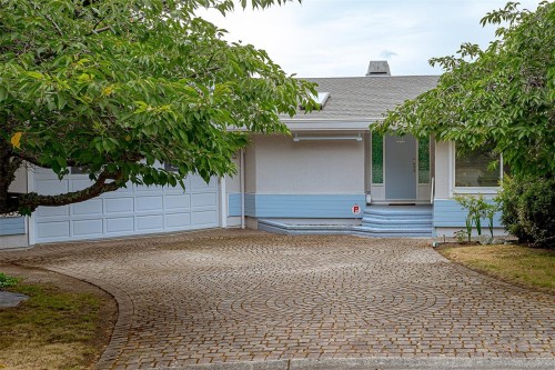 4569 Boulderwood Dr, Saanich, BC 