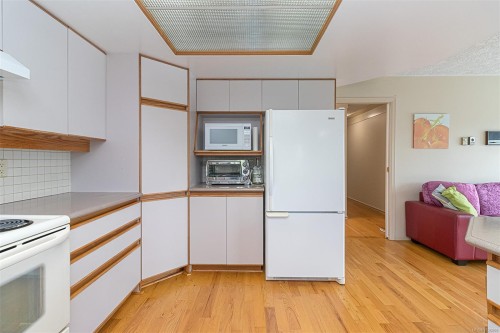 4569 Boulderwood Dr, Saanich, BC 