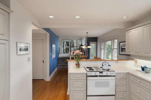 2162 Brighton Ave, Oak Bay, BC 