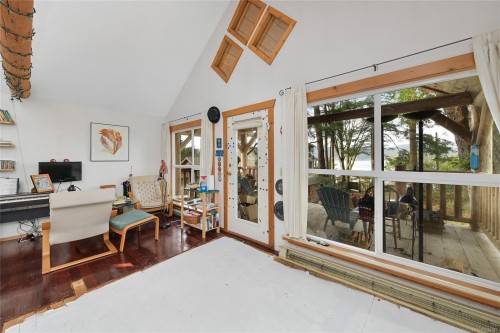 421 Sunset Pl, Mayne Island, BC 