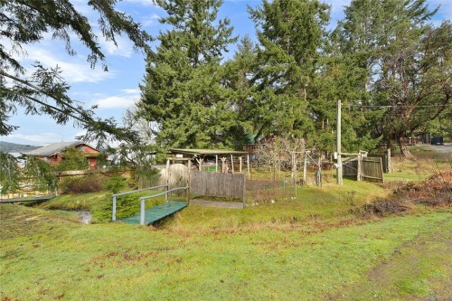 421 Sunset Pl, Mayne Island, BC 