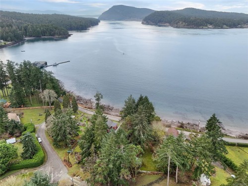 421 Sunset Pl, Mayne Island, BC 