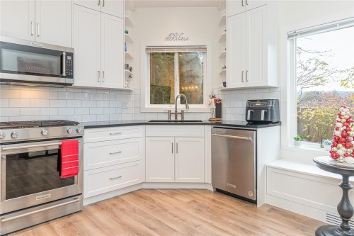 6153 Garside Rd, Nanaimo, BC 