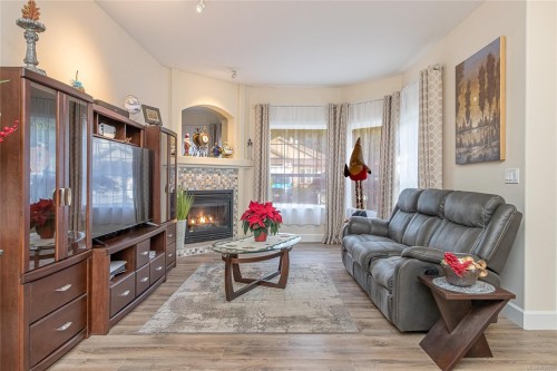 6153 Garside Rd, Nanaimo, BC 