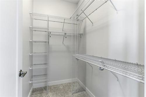 17 Parkrose Pl, St Adolphe, MB 