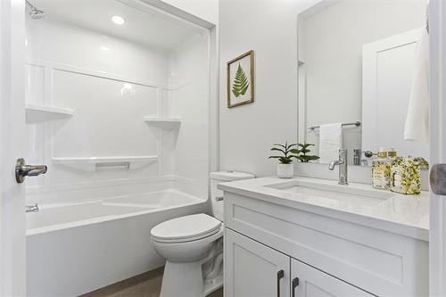 17 Parkrose Pl, St Adolphe, MB 