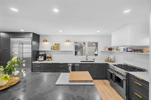 120 Mountbatten Ave, Winnipeg, MB 