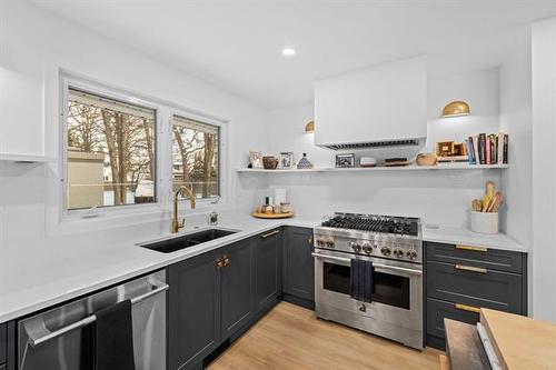 120 Mountbatten Ave, Winnipeg, MB 