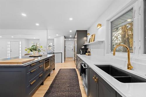 120 Mountbatten Ave, Winnipeg, MB 