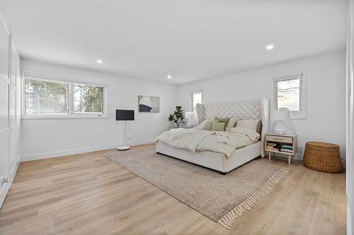 120 Mountbatten Ave, Winnipeg, MB 