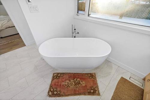 120 Mountbatten Ave, Winnipeg, MB 