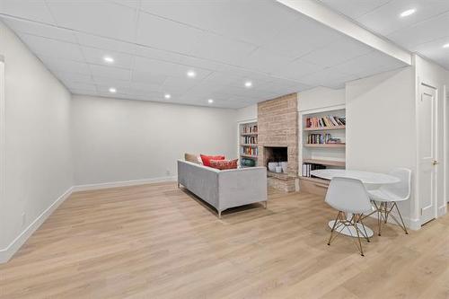 120 Mountbatten Ave, Winnipeg, MB 