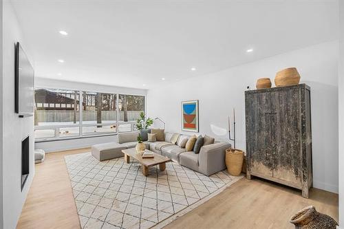 120 Mountbatten Ave, Winnipeg, MB 