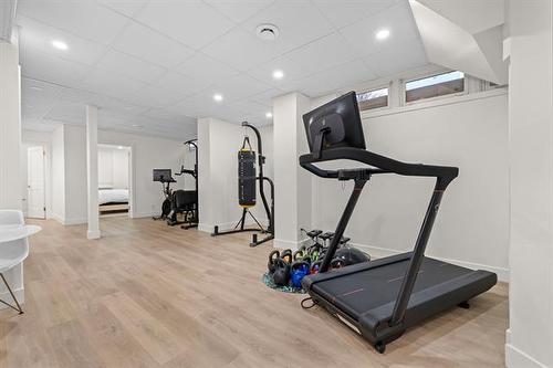 120 Mountbatten Ave, Winnipeg, MB 