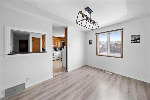 95 Gardenia Bay, Winnipeg, MB 