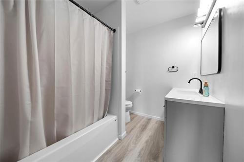 95 Gardenia Bay, Winnipeg, MB 